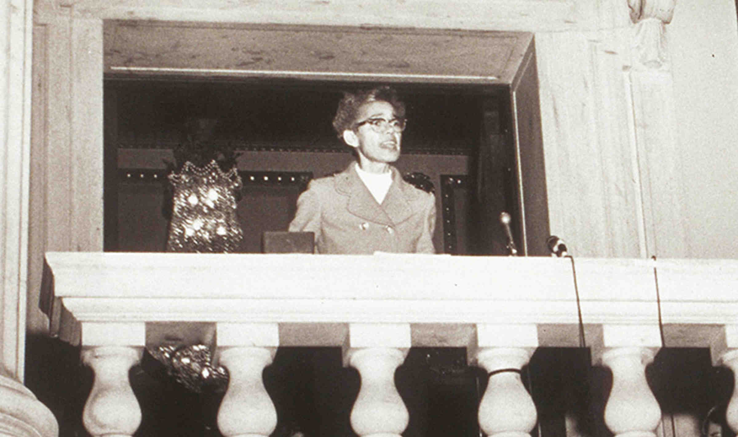 Pauli Murray speaking from a balcony at the Capital