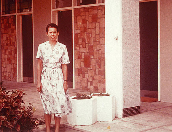 Pauli Murray standing in front of the Ghana Law School building