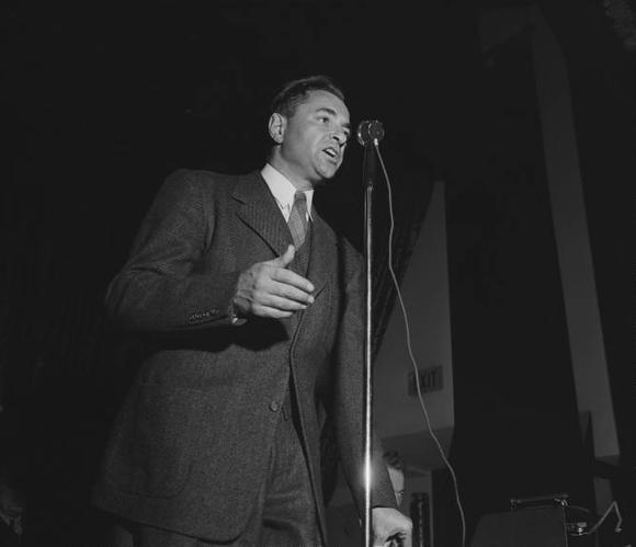 A.L. Wirin speaks to striking workers ca. 1942. (Neg. # 27219-1, Los Angeles Daily News Negatives (Collection 1387). UCLA Library Special Collections, Charles E. Young Research Library).