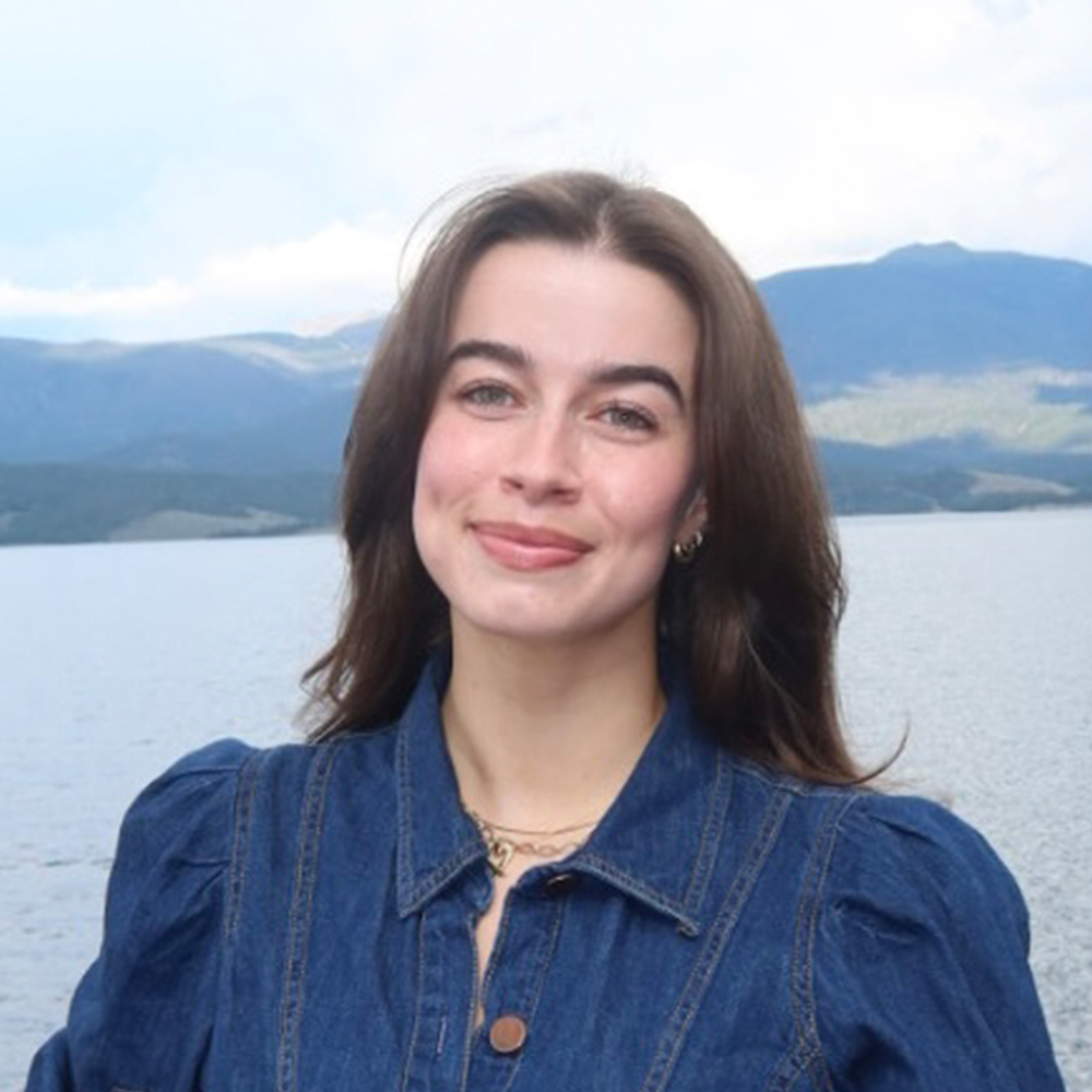 Caitlin Kollins headshot